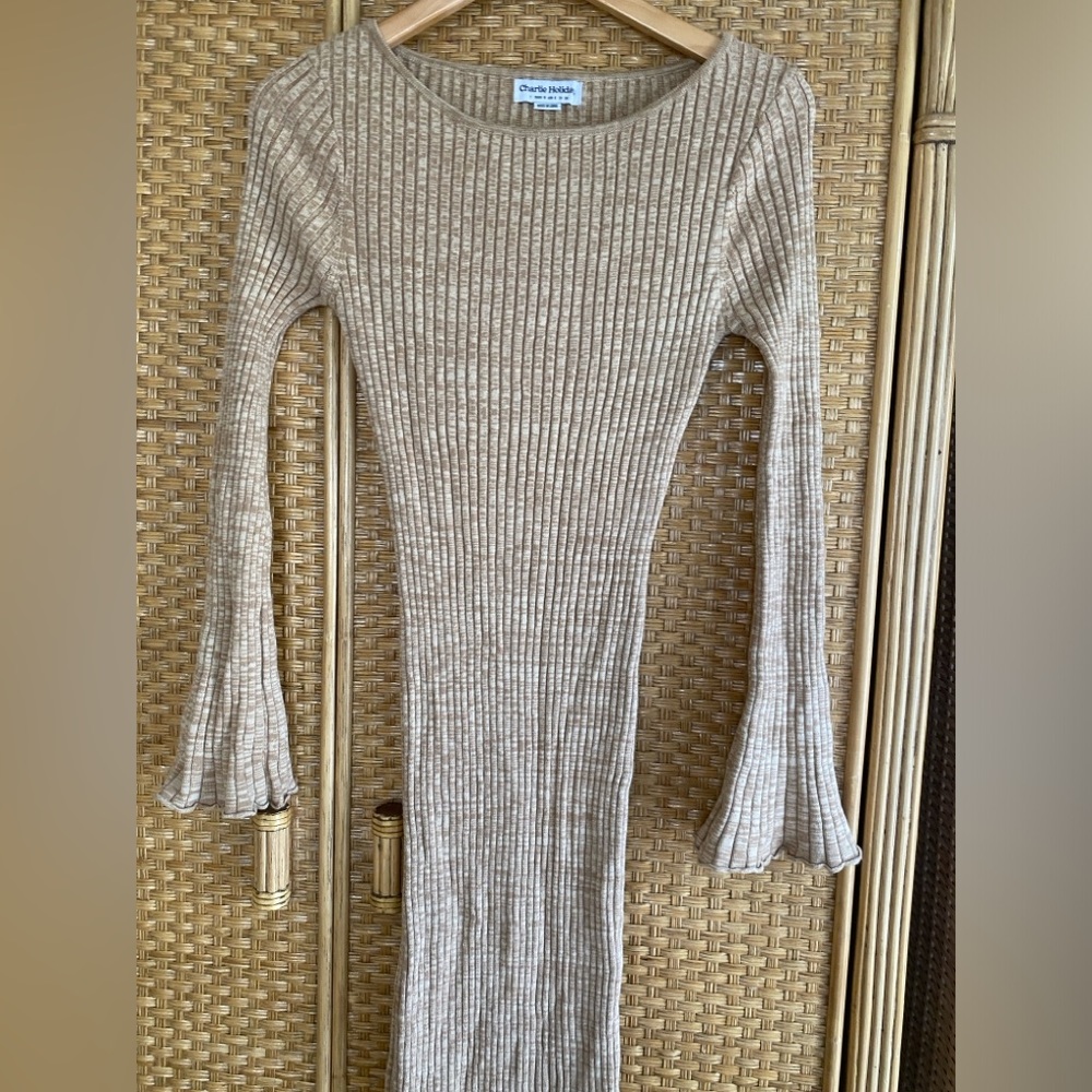 Charlie Holiday MAXI dress size Medium bell sleeves heathered taupe knit beachy.